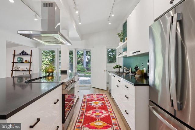 8611 CAMDEN ST, Alexandria, VA 22308