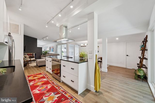 8611 CAMDEN ST, Alexandria, VA 22308