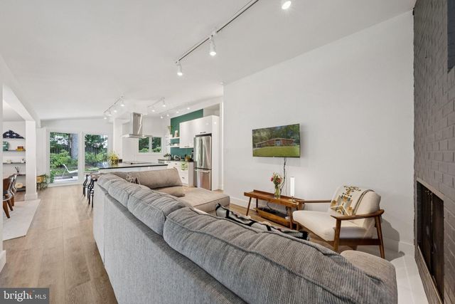 8611 CAMDEN ST, Alexandria, VA 22308