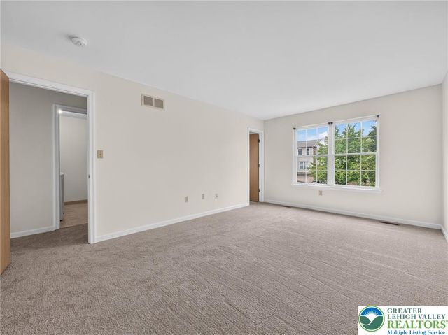 2886 Sequoia Drive, Lower Macungie Twp, PA 18062