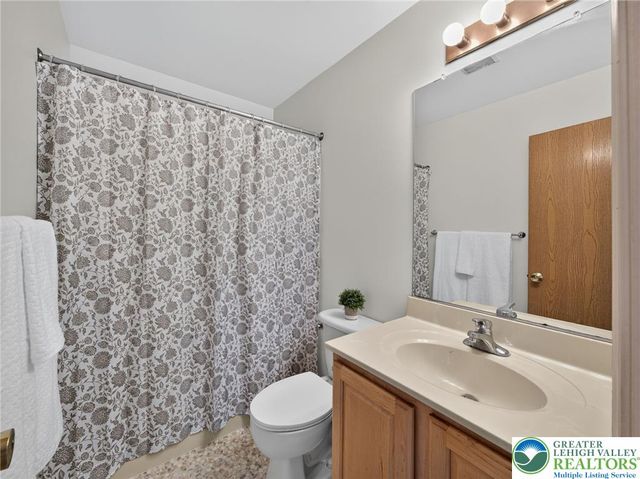 2886 Sequoia Drive, Lower Macungie Twp, PA 18062