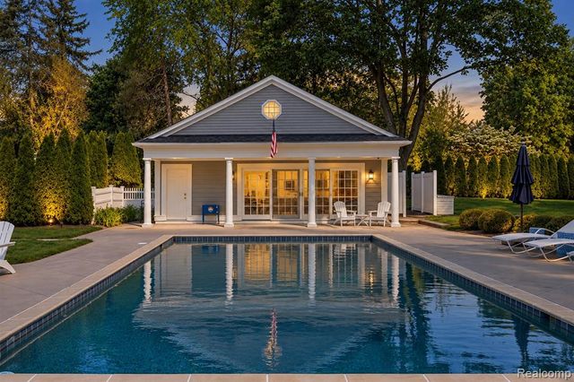 232 Guilford Road, Bloomfield Hills, MI 48304