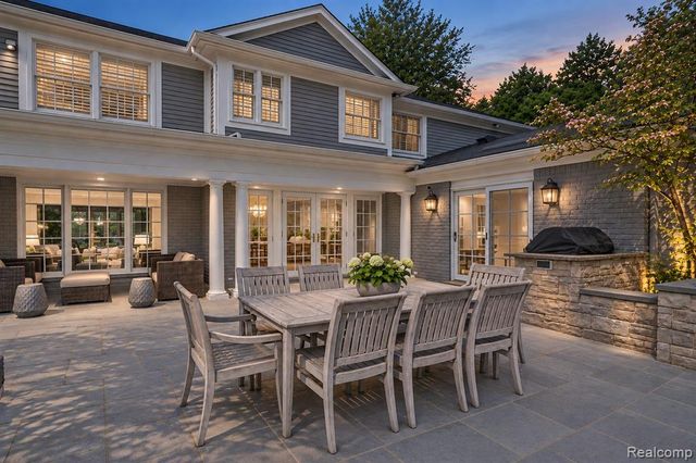 232 Guilford Road, Bloomfield Hills, MI 48304