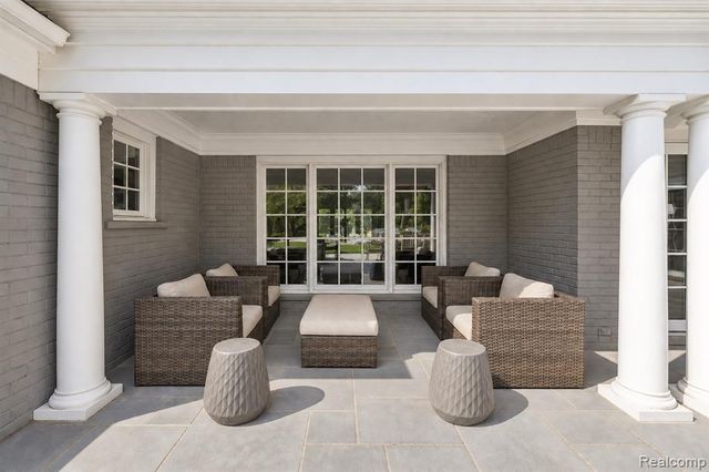 232 Guilford Road, Bloomfield Hills, MI 48304