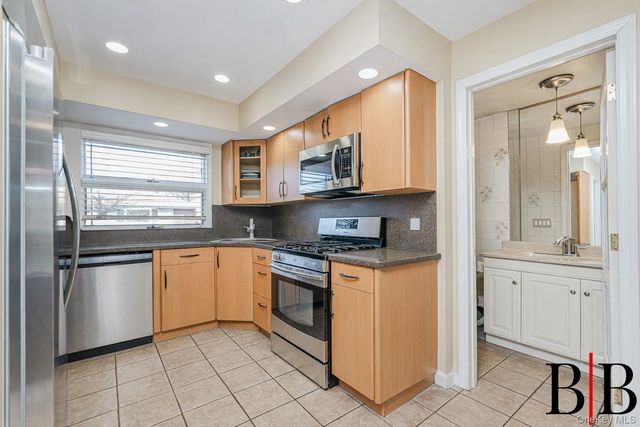 69 Crystal Avenue, Staten Island, NY 10302