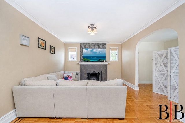 69 Crystal Avenue, Staten Island, NY 10302