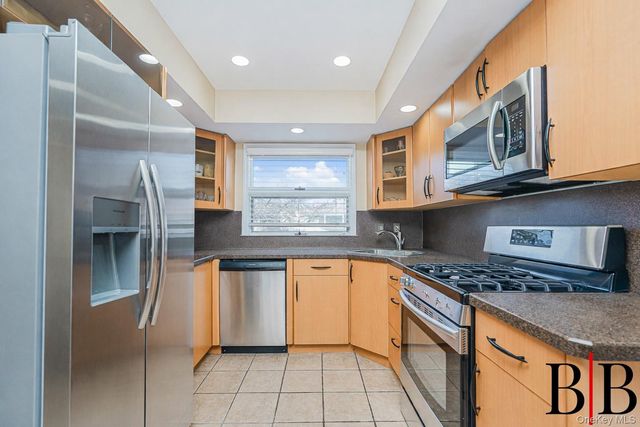 69 Crystal Avenue, Staten Island, NY 10302