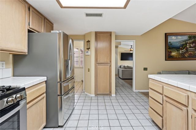 75100 La Sierra, Palm Desert, CA 92211