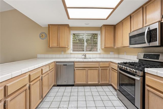 75100 La Sierra, Palm Desert, CA 92211