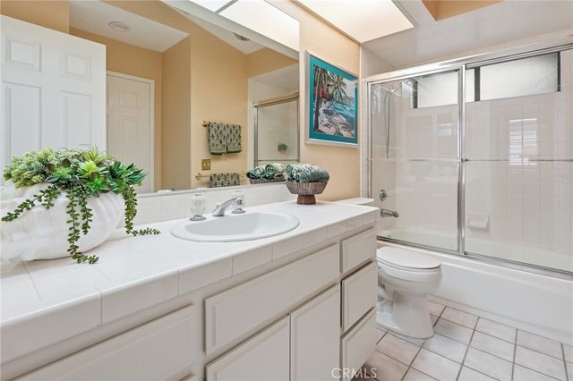 75100 La Sierra, Palm Desert, CA 92211
