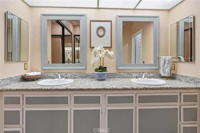 75100 La Sierra, Palm Desert, CA 92211