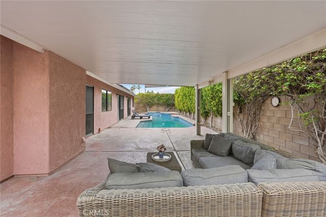 75100 La Sierra, Palm Desert, CA 92211