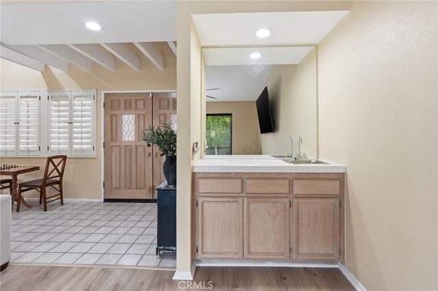 75100 La Sierra, Palm Desert, CA 92211