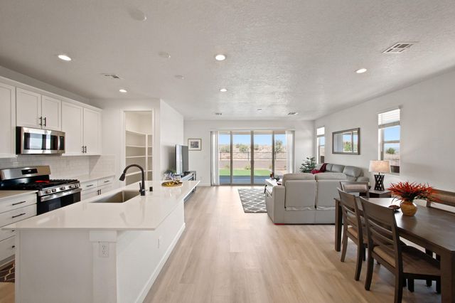 3335 Wolf Tail Loop NE, Rio Rancho, NM 87144