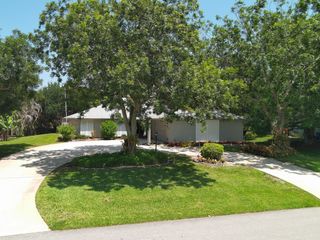 1070 47th Avenue SW, Vero Beach, FL 32968