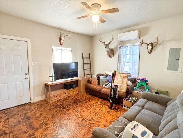 705 Avenue A, Cisco, TX 76437