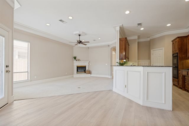2409 Bedford Circle, Bedford, TX 76021