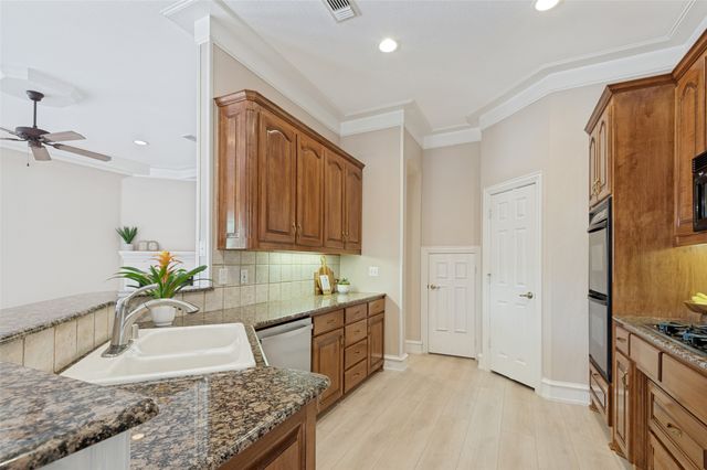 2409 Bedford Circle, Bedford, TX 76021
