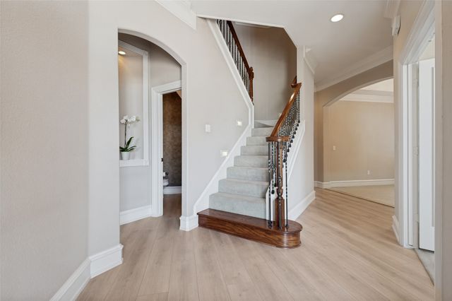 2409 Bedford Circle, Bedford, TX 76021