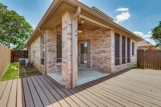 2409 Bedford Circle, Bedford, TX 76021