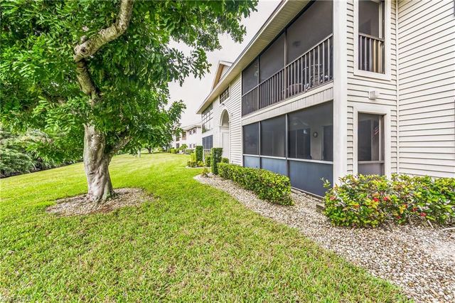 8081 Woods CIR 10, Fort Myers, FL 33919