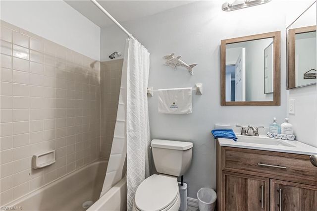 8081 Woods CIR 10, Fort Myers, FL 33919