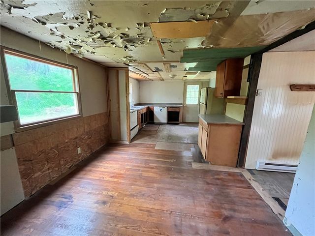2302 Hunter Rd, Hempfield Twp, PA 15601