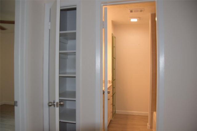 7827 Leonora Street, Houston, TX 77061