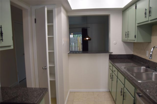 7827 Leonora Street, Houston, TX 77061