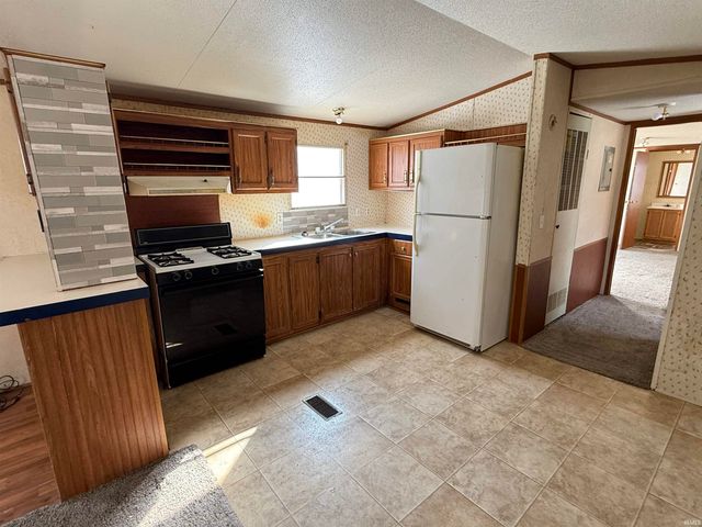 40 Ln 101 A Turkey Lake, Lagrange, IN 46761