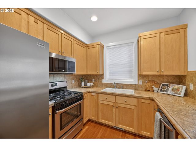 7856 Sw 31ST Ave 7, Portland, OR 97219