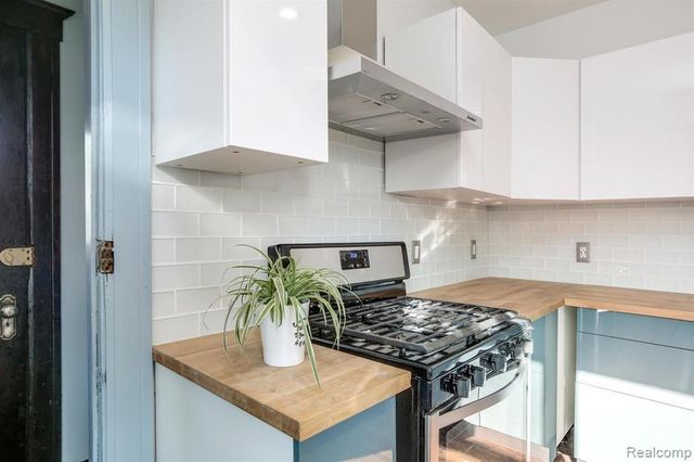 2511 Seyburn Street, Detroit, MI 48214