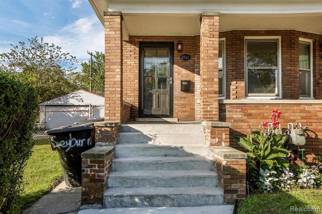 2511 Seyburn Street, Detroit, MI 48214