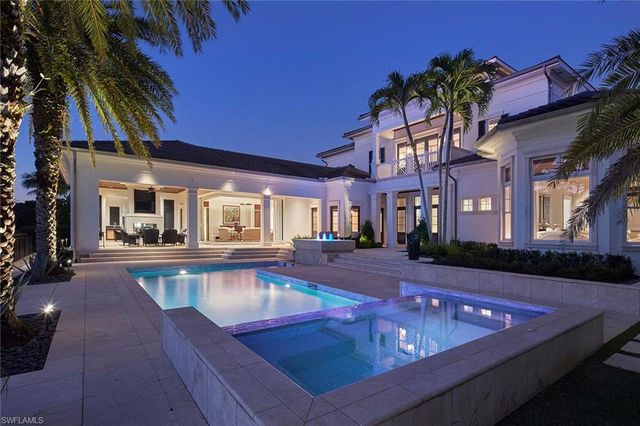 1249 Gordon River TRL, Naples, FL 34105