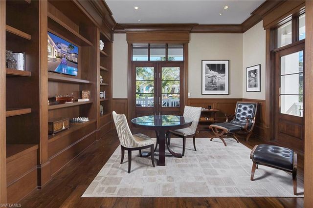 1249 Gordon River TRL, Naples, FL 34105