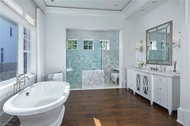 1249 Gordon River TRL, Naples, FL 34105