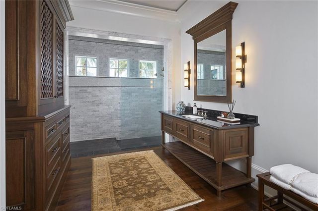 1249 Gordon River TRL, Naples, FL 34105