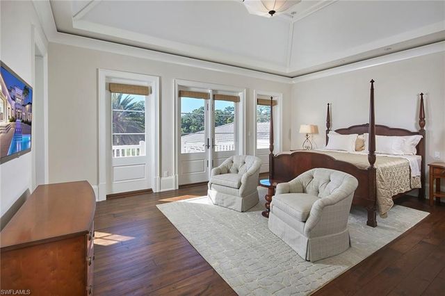 1249 Gordon River TRL, Naples, FL 34105