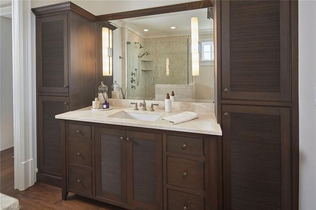 1249 Gordon River TRL, Naples, FL 34105