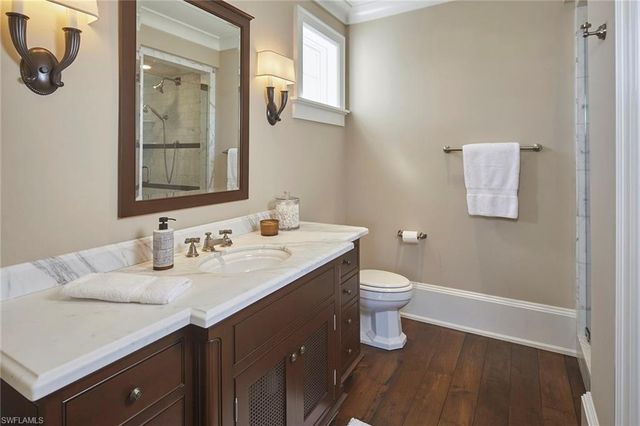 1249 Gordon River TRL, Naples, FL 34105