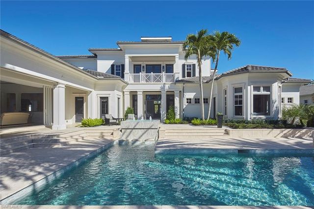 1249 Gordon River TRL, Naples, FL 34105