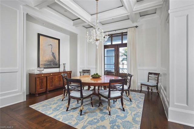 1249 Gordon River TRL, Naples, FL 34105