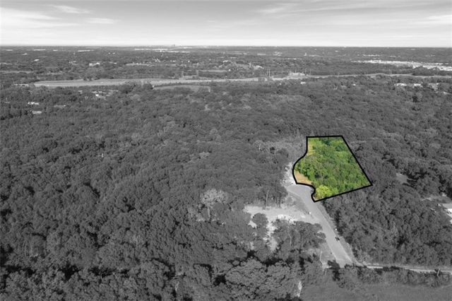 9687 S Metropolitan Circle, Edwardsville, KS 66111