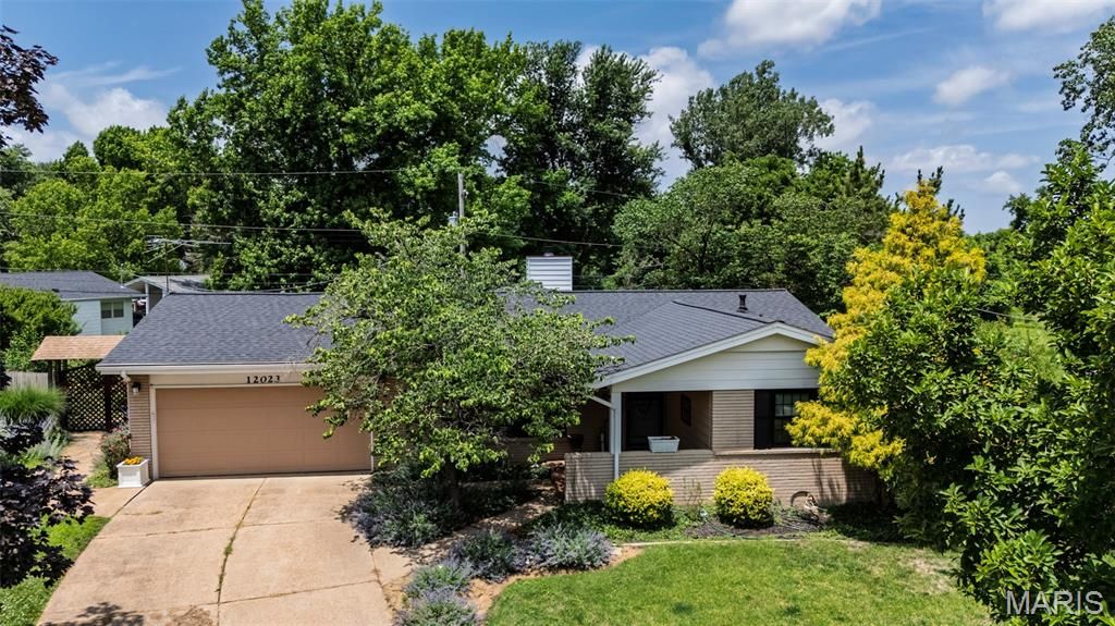 12023 Weshill Court, Maryland Heights, MO 63043