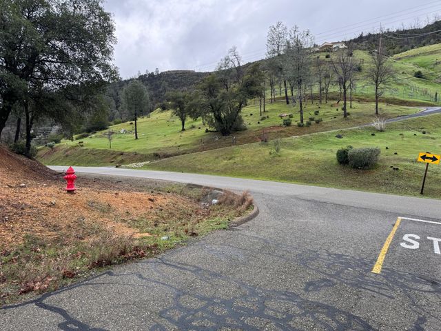 8664 Landmark Circle, Redding, CA 96001