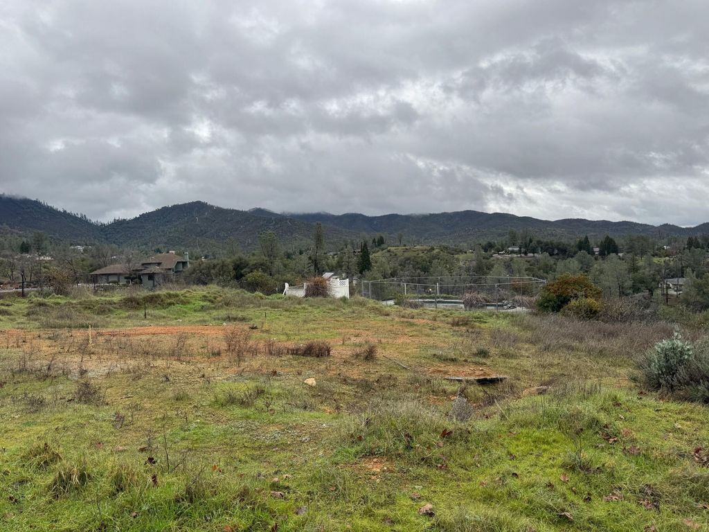 8664 Landmark Circle, Redding, CA 96001