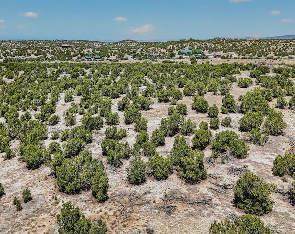 37 Heartstone Drive, Santa Fe, NM 87506
