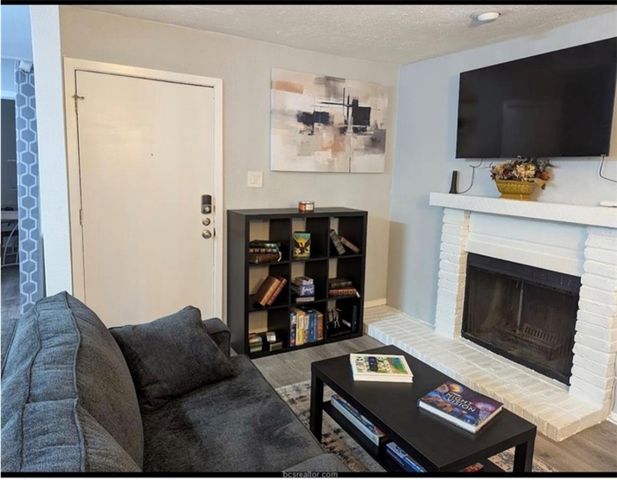 1901 Holleman Drive W 411, College Station, TX 77840