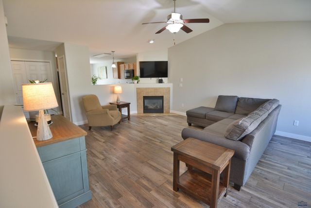 6920 DUNSMORE RD, Rapid City, SD 57702