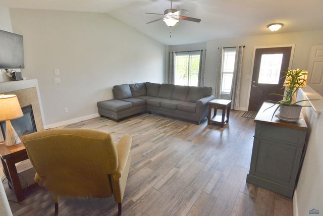 6920 DUNSMORE RD, Rapid City, SD 57702